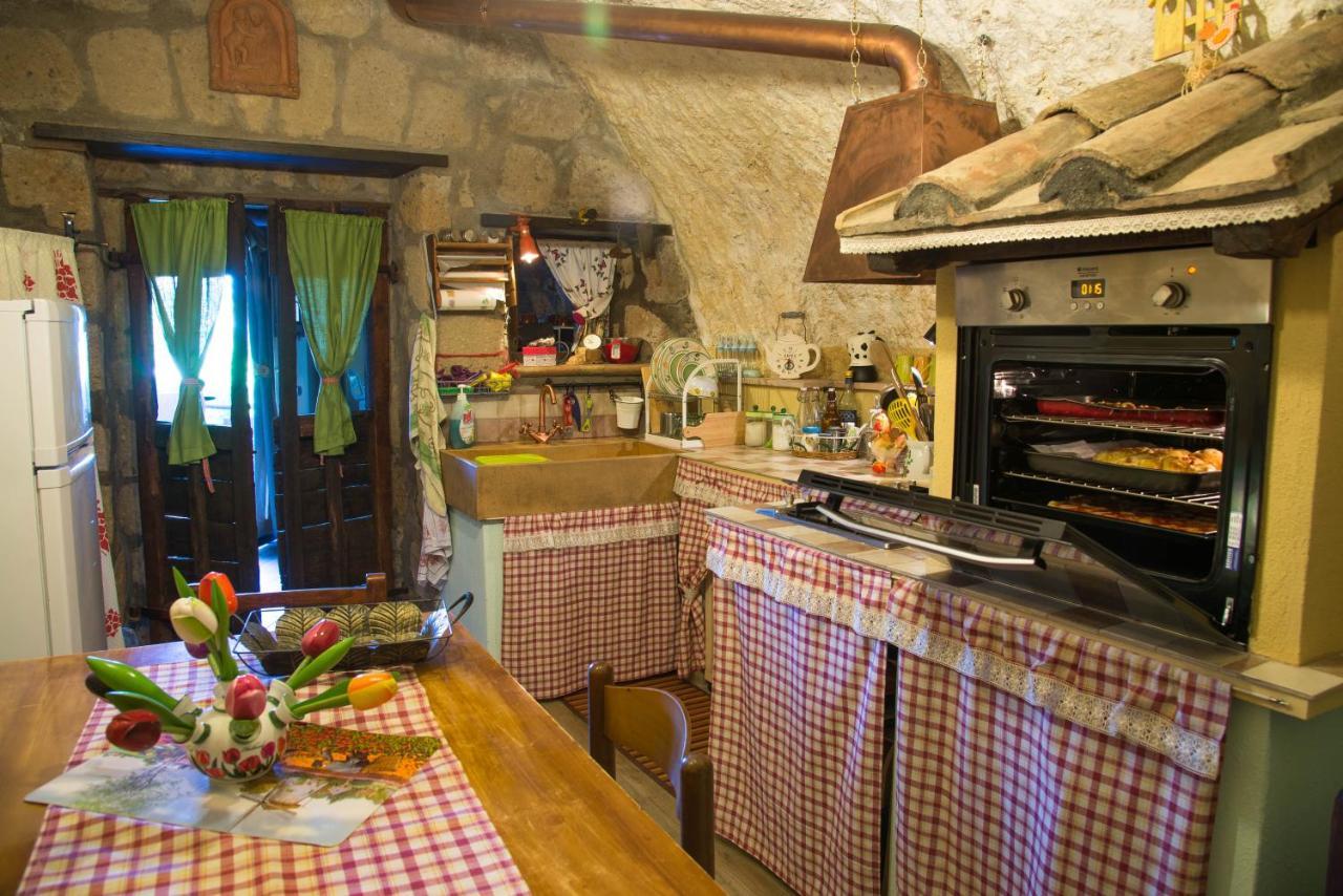 La Grotta Su Civita Lubriano Exterior foto